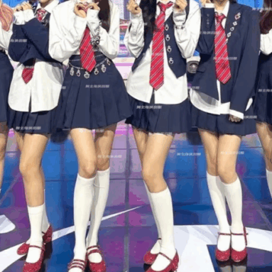 Kpop 공연 의상 흰색 셔츠 플리츠 스커트 여성 그룹 의상